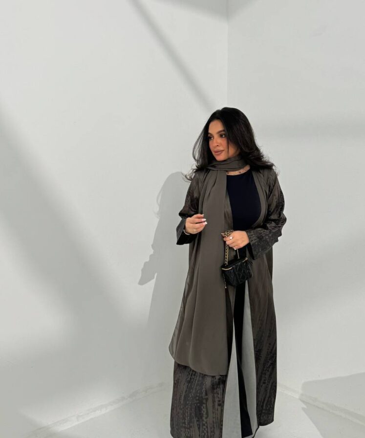 Alternative view of olive leopard