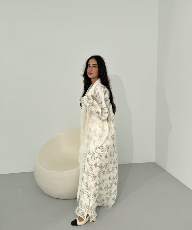 Alternative view of papillon