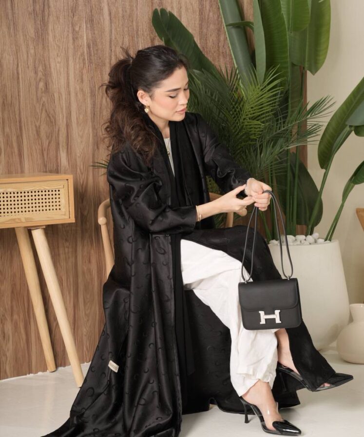 Alternative view of hilal black