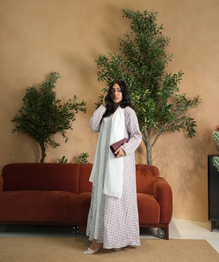 Alternative view of linenly white