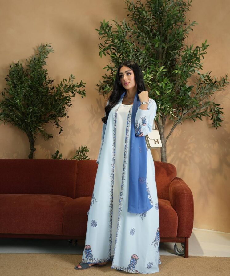 Alternative view of seashell blue