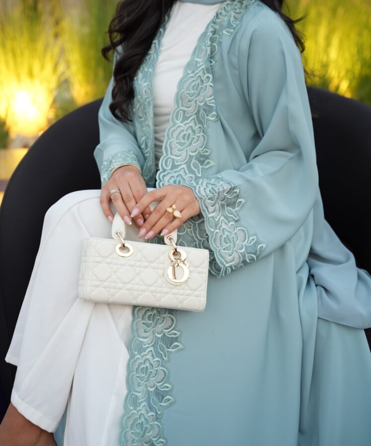 Alternative view of tiffany lace