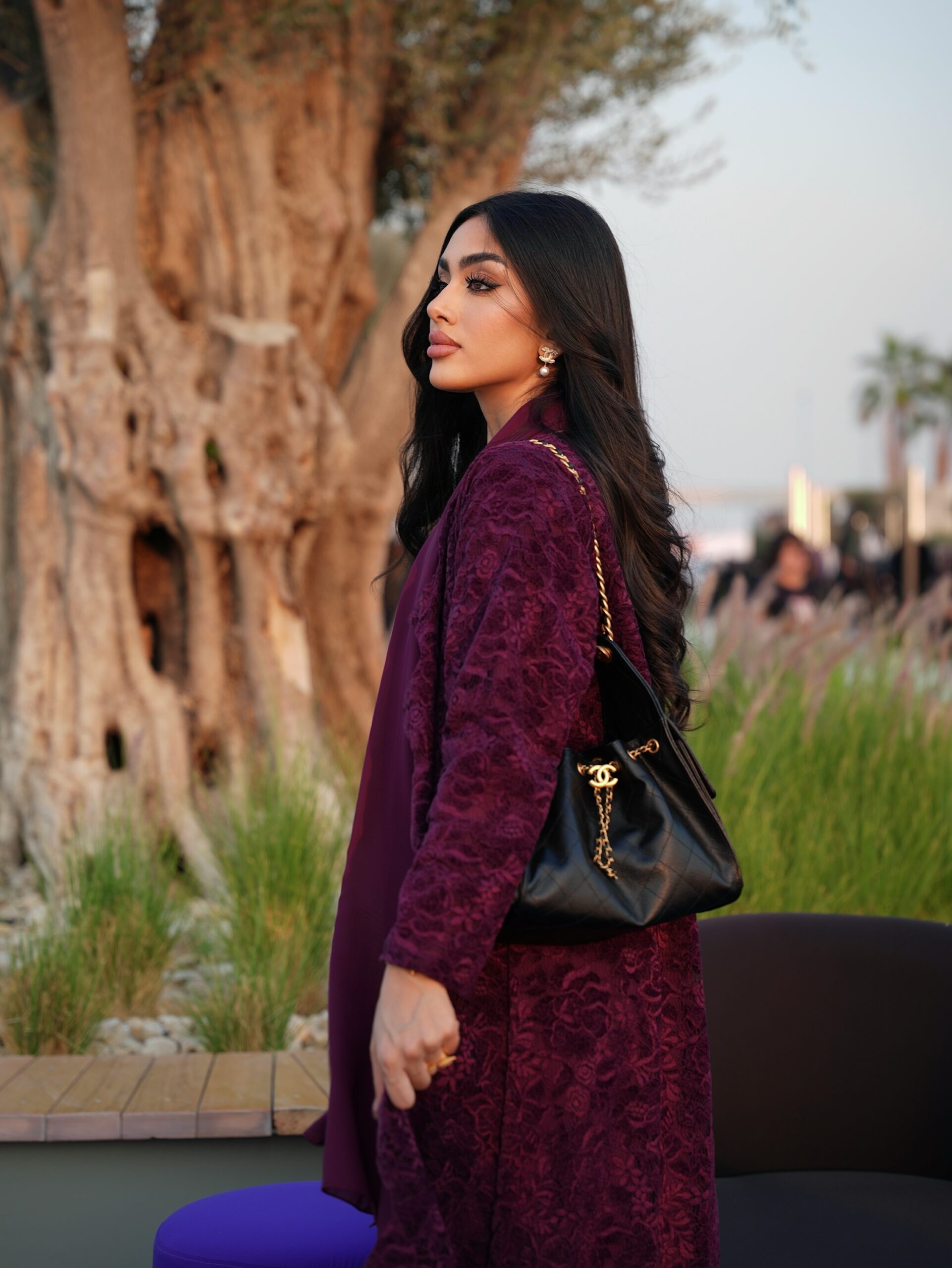 maroon lace - Image 3